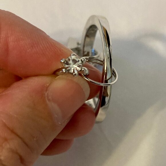 Jeanne Lottie Engagement Ring Key Chain - Picture 6 of 6